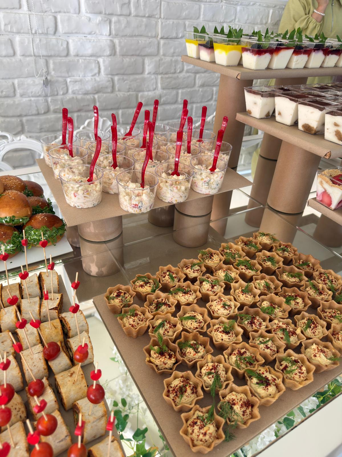 Vanilla Catering mini tatlı büfesi